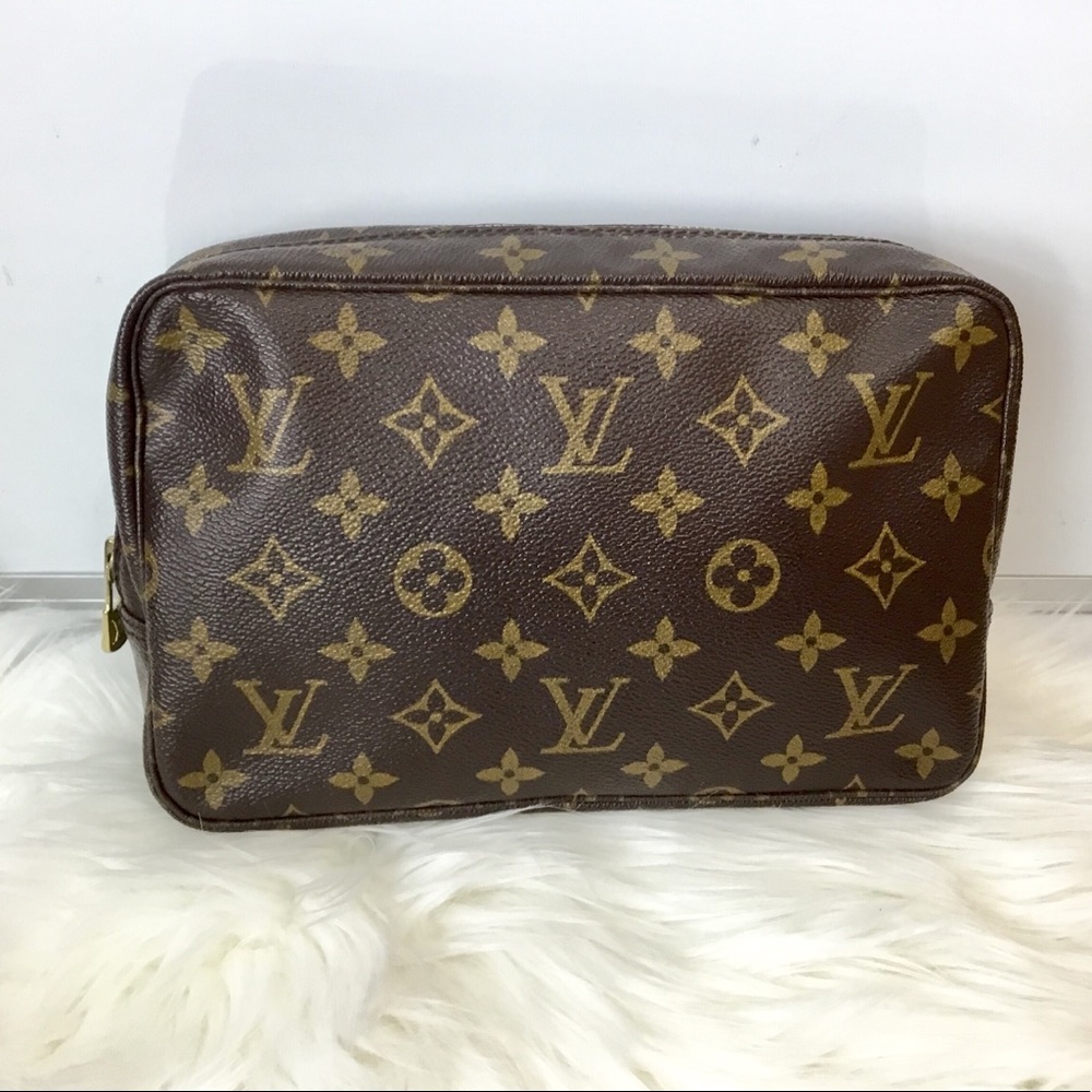 SOLD—100% Louis Vuitton 1989 Trousse Toilette 23 - Picture 1 of 8